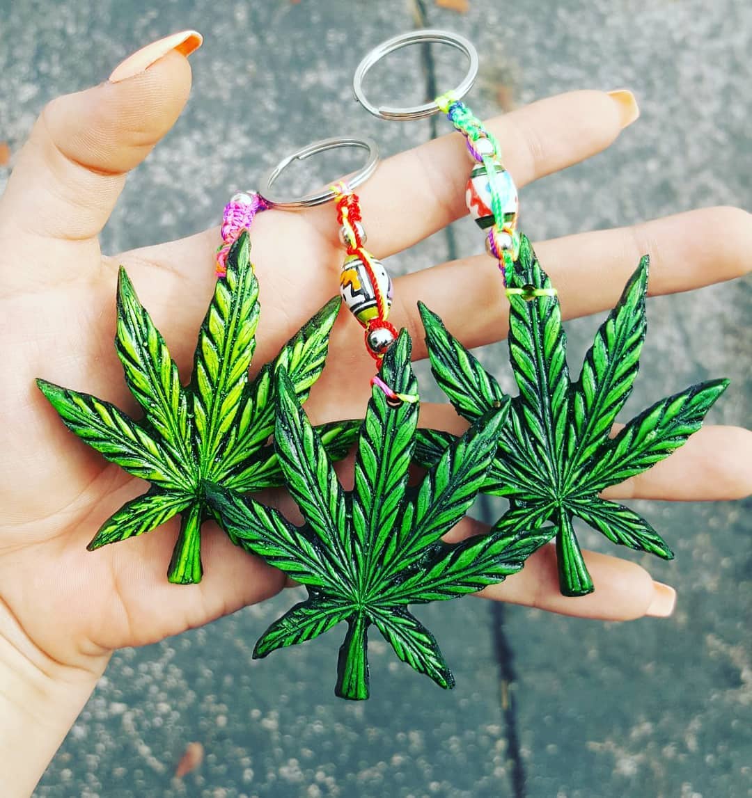 420 Leaf Durepox Resin Figurine Keychain - Image 2